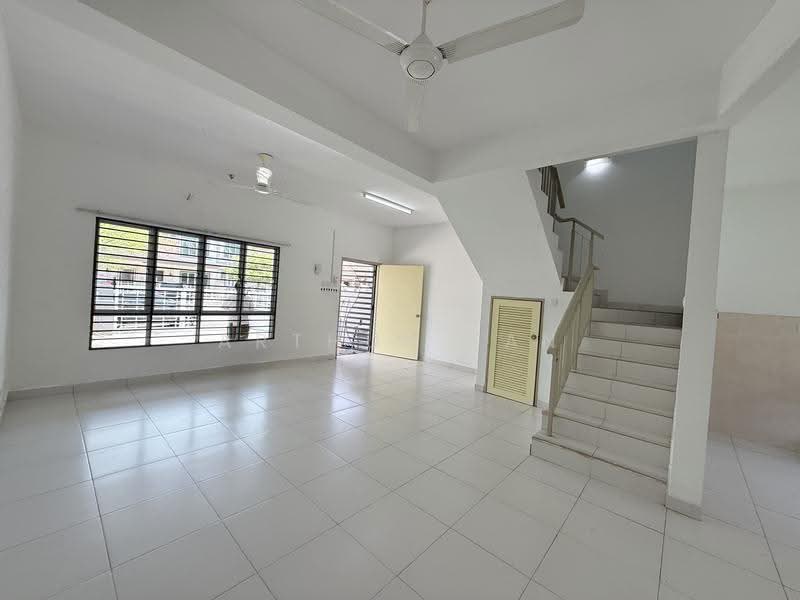 2-storey Terraced House for Rent in Semenyih (Selangor) - Arthur Tan - Living Room - PropertyGuru.com.my