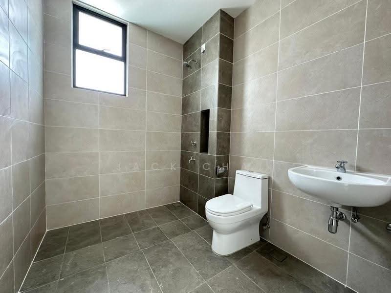 Rumah Teres untuk Dijual di Bandar Putra Kulai (Kulai) - Jack Chai - Bathroom - PropertyGuru.com.my