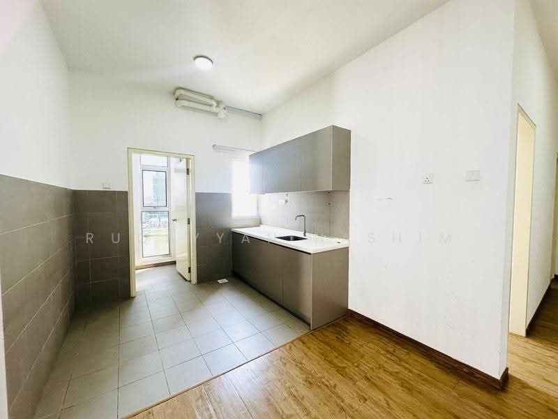 Condominium for Sale at Lakefront Residence - Ruqayyah Hashim - Kitchen - PropertyGuru.com.my