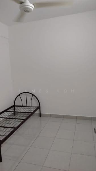 Pangsapuri untuk Disewa di Kemuning Aman - James Loh - Bedroom - PropertyGuru.com.my