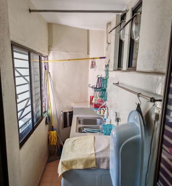 Pangsapuri untuk Dijual di Lavinia Apartments - Ben Lee - Balcony - PropertyGuru.com.my