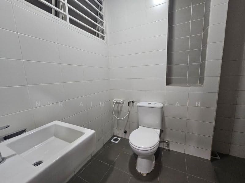 Rumah Teres 2-Tingkat untuk Dijual di Presint 11 (Putrajaya) - Nur Ain Mat Zain - Bathroom - PropertyGuru.com.my