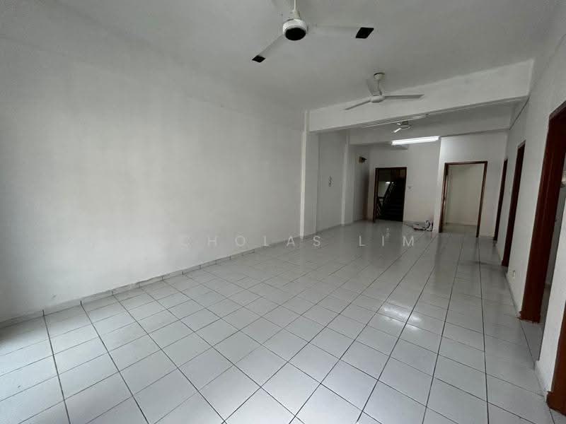Flat for Sale at Sri Manja Square Petaling Jaya - Nicholas Lim - Living Room - PropertyGuru.com.my