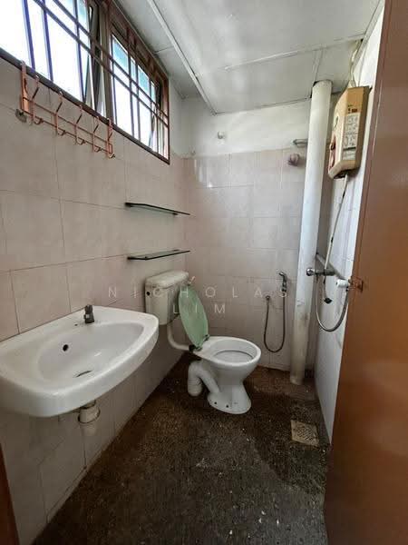 Flat for Sale at Sri Manja Square Petaling Jaya - Nicholas Lim - Bathroom - PropertyGuru.com.my