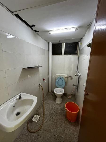 Flat for Sale at Sri Manja Square Petaling Jaya - Nicholas Lim - Bathroom - PropertyGuru.com.my