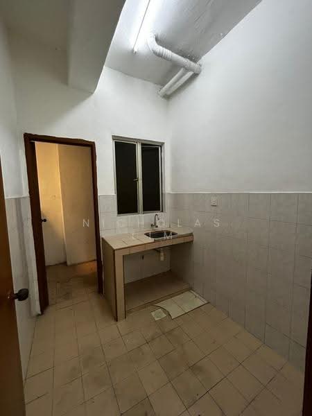 Flat for Sale at Sri Manja Square Petaling Jaya - Nicholas Lim - Kitchen - PropertyGuru.com.my