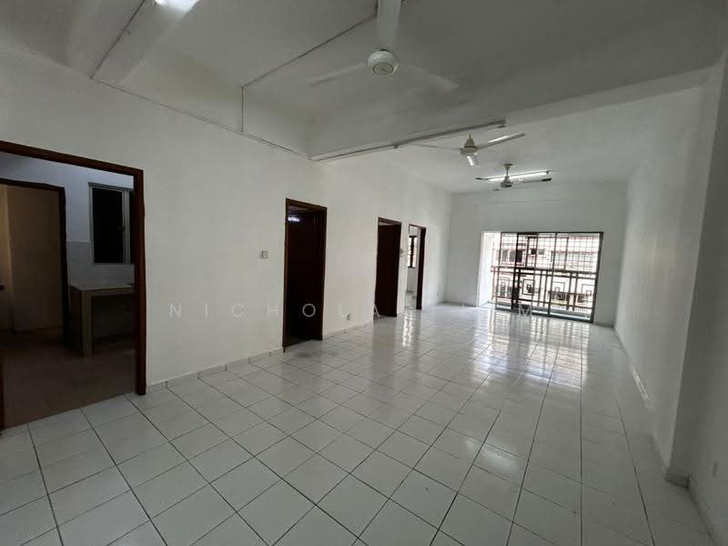 Flat for Sale at Sri Manja Square Petaling Jaya - Nicholas Lim - Living Room - PropertyGuru.com.my