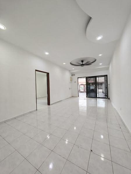 1-storey Terraced House for Sale in Pulai (Johor) - Kim Hon - Living Room - PropertyGuru.com.my