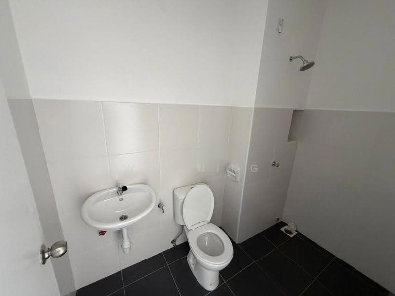 Rumah Teres untuk Dijual di Kota Masai (Pasir Gudang) - Wan Ning - Bathroom - PropertyGuru.com.my