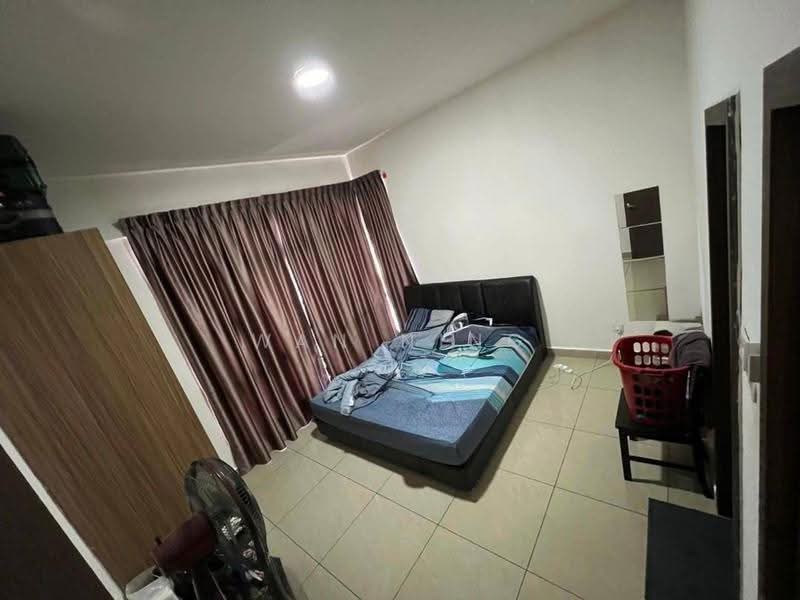 Service Residence for Sale at D'Secret Garden (Pangsapuri Kempas Indah) - Wan Ning - Bedroom - PropertyGuru.com.my