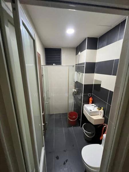 Service Residence for Sale at D'Secret Garden (Pangsapuri Kempas Indah) - Wan Ning - Bathroom - PropertyGuru.com.my