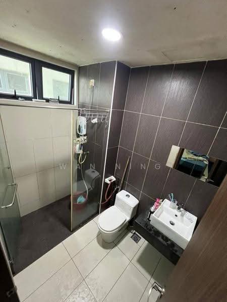 Service Residence for Sale at D'Secret Garden (Pangsapuri Kempas Indah) - Wan Ning - Bathroom - PropertyGuru.com.my