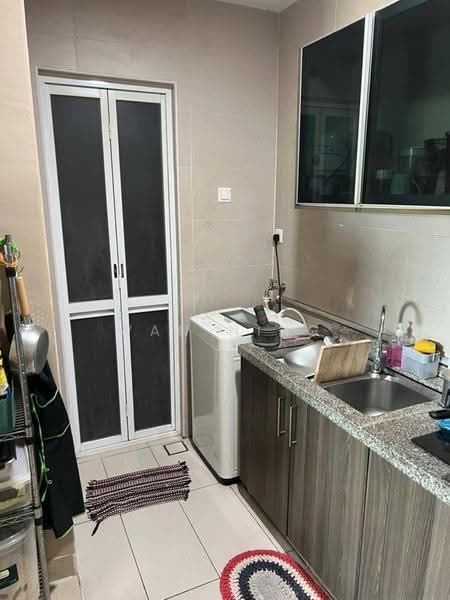 Service Residence for Sale at D'Secret Garden (Pangsapuri Kempas Indah) - Wan Ning - Kitchen - PropertyGuru.com.my