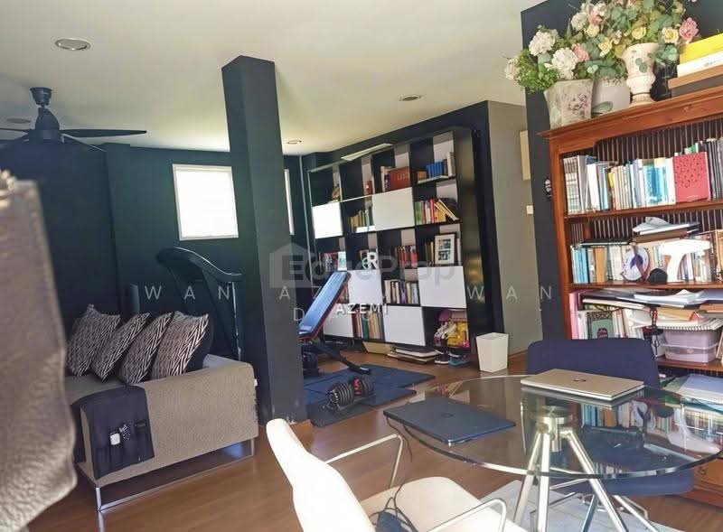 Bungalow House for Sale in Sungai Buloh (Selangor) - Wan Azemi Wan Daud - Living Room - PropertyGuru.com.my