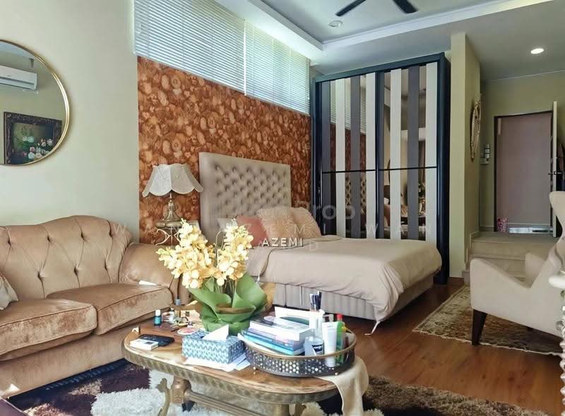 Bungalow House for Sale in Sungai Buloh (Selangor) - Wan Azemi Wan Daud - Living Room - PropertyGuru.com.my