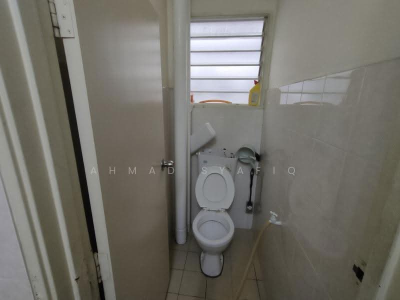Apartment for Sale at Pangsapuri Arista - Ahmad Syafiq - Bathroom - PropertyGuru.com.my