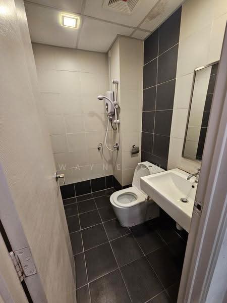 Kediaman Servis untuk Disewa di Centrestage Designer Suite - Wayne Oh - Bathroom - PropertyGuru.com.my