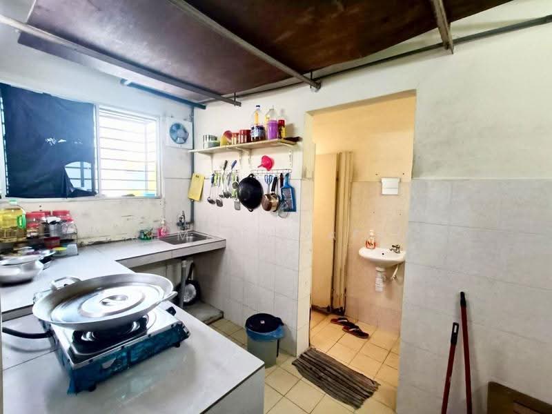 Apartment for Sale at Pangsapuri Arista - Ahmad Syafiq - Kitchen - PropertyGuru.com.my