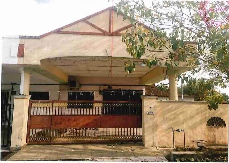 Semi-Detached House for Sale in Kuantan (Pahang) - Idham Che'Ali - Exterior - PropertyGuru.com.my
