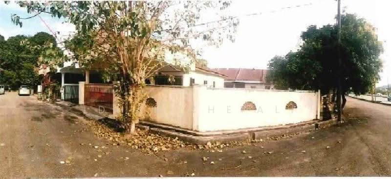 Semi-Detached House for Sale in Kuantan (Pahang) - Idham Che'Ali - Exterior - PropertyGuru.com.my