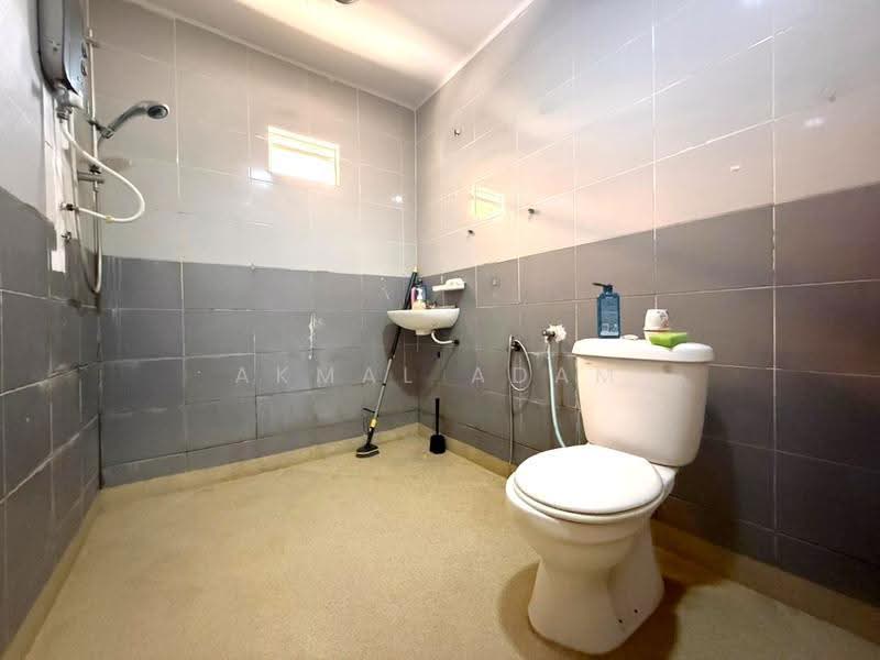 Terraced House for Sale in Bandar Bukit Puchong (Puchong) - Akmal Adam - Bathroom - PropertyGuru.com.my
