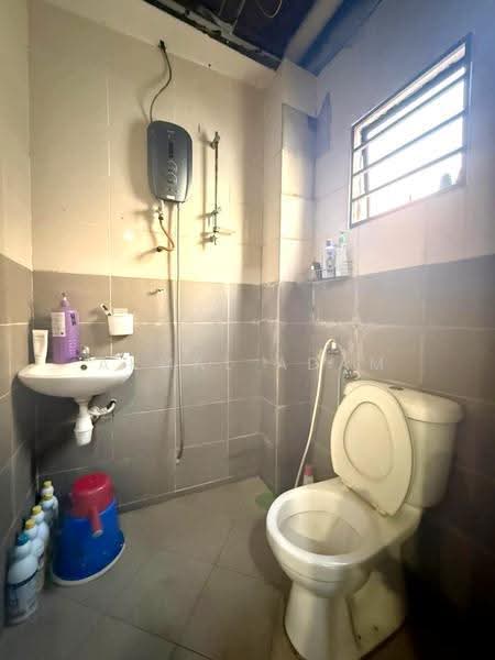 Terraced House for Sale in Bandar Bukit Puchong (Puchong) - Akmal Adam - Bathroom - PropertyGuru.com.my