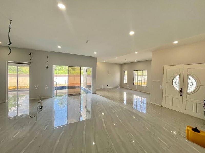 Bungalow House for Sale in Bukit Mahkota (Bangi) - Masnizah Arifin - Living Room - PropertyGuru.com.my