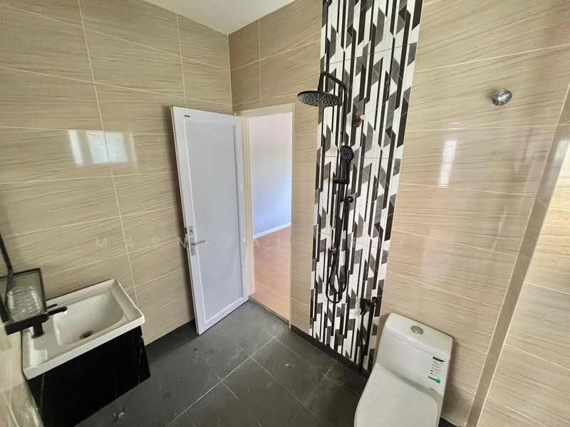 Bungalow House for Sale in Bukit Mahkota (Bangi) - Masnizah Arifin - Bathroom - PropertyGuru.com.my