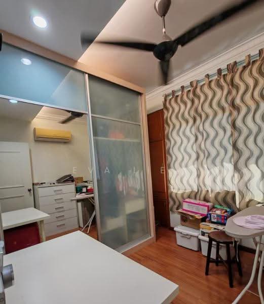 Pangsapuri untuk Dijual di Lavinia Apartments - Eva Liew - Bedroom - PropertyGuru.com.my