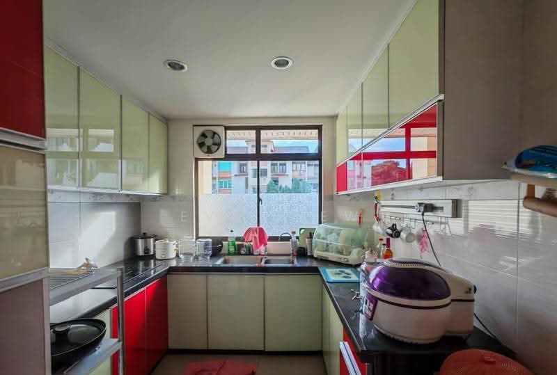 Pangsapuri untuk Dijual di Lavinia Apartments - Eva Liew - Kitchen - PropertyGuru.com.my