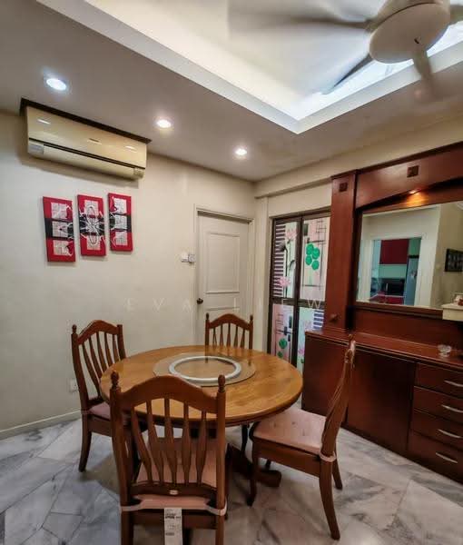 Pangsapuri untuk Dijual di Lavinia Apartments - Eva Liew - Dining Room - PropertyGuru.com.my