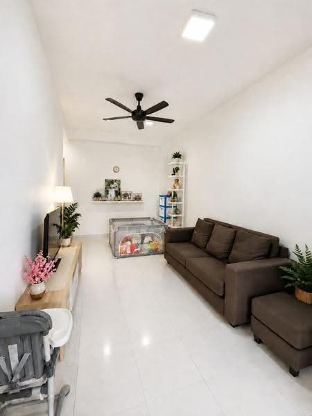 Rumah Teres 1-Tingkat untuk Dijual di Bandar Indahpura (Kulai) - Zira . - Living Room - PropertyGuru.com.my