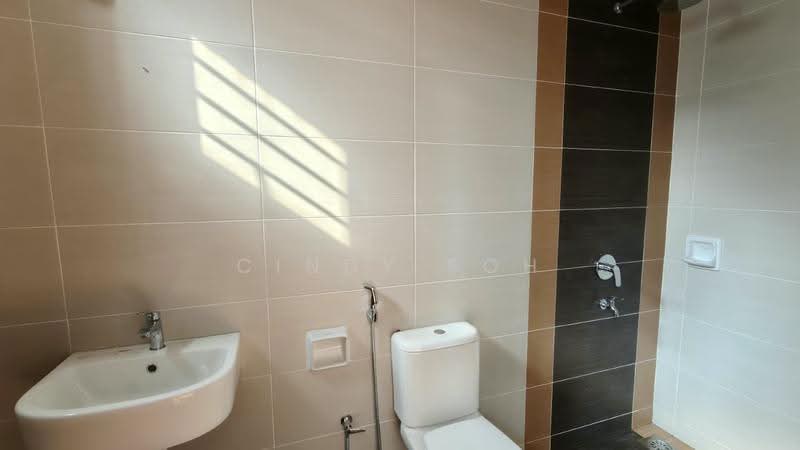 Rumah Kluster untuk Dijual di Taman Austin Heights (Tebrau) - Cindy Soh - Bathroom - PropertyGuru.com.my