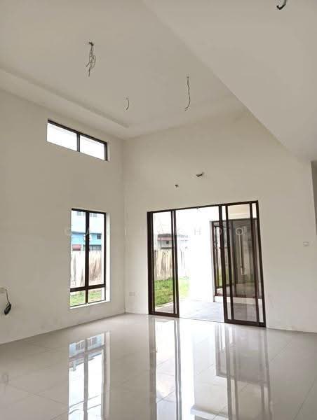 Bungalow House for Sale in Taman Pari (Ipoh) - Qazin Khoo - Living Room - PropertyGuru.com.my