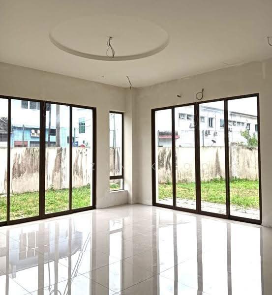 Bungalow House for Sale in Taman Pari (Ipoh) - Qazin Khoo - Living Room - PropertyGuru.com.my