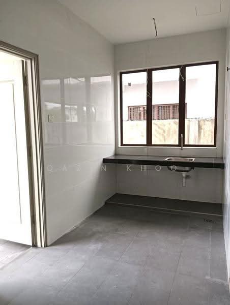 Bungalow House for Sale in Taman Pari (Ipoh) - Qazin Khoo - Kitchen - PropertyGuru.com.my