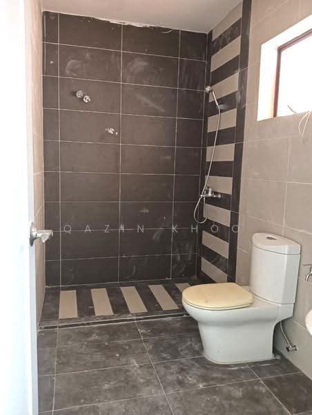 Bungalow House for Sale in Taman Pari (Ipoh) - Qazin Khoo - Bathroom - PropertyGuru.com.my