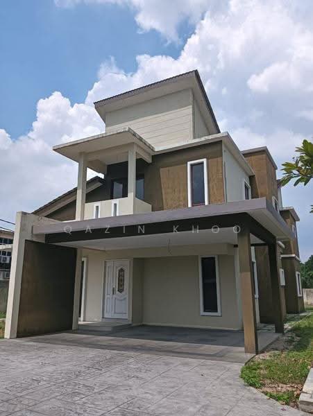 Bungalow House for Sale in Taman Pari (Ipoh) - Qazin Khoo - Exterior - PropertyGuru.com.my