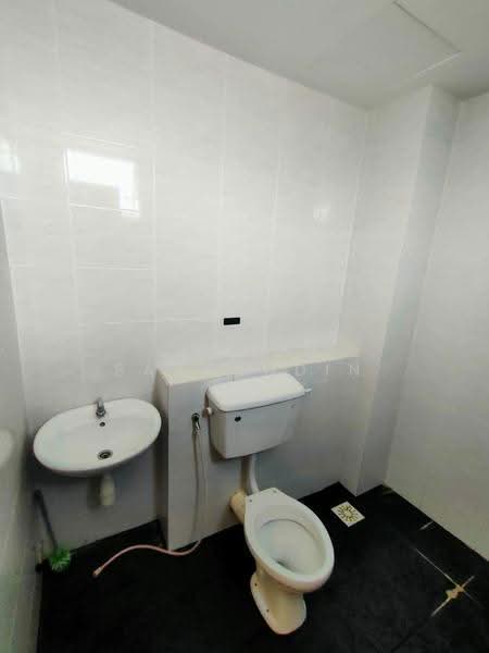 Pangsapuri untuk Dijual di Green Suria Apartment - Abid Sabarudin - Bathroom - PropertyGuru.com.my