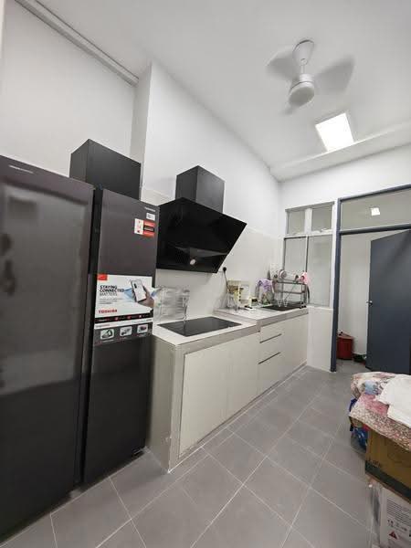 Pangsapuri untuk Disewa di Seri Molek Perdana - Nick Low - Kitchen - PropertyGuru.com.my