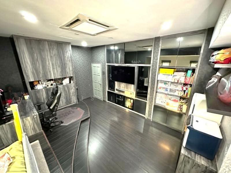 Rumah Berkembar untuk Dijual di Kelana Jaya (Petaling Jaya) - Christine Tan - Study - PropertyGuru.com.my