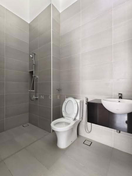 Semi-Detached House for Sale in Taman Ekoflora (Johor Bahru) - Angel Lee - Bathroom - PropertyGuru.com.my