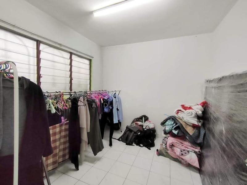 Rumah Flat untuk Dijual di Flat PKNS Seksyen 8 - Ahmad Syafiq - PropertyGuru.com.my