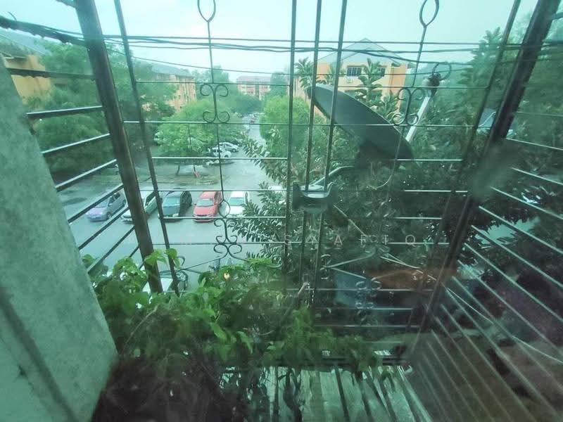 Rumah Flat untuk Dijual di Flat PKNS Seksyen 8 - Ahmad Syafiq - PropertyGuru.com.my