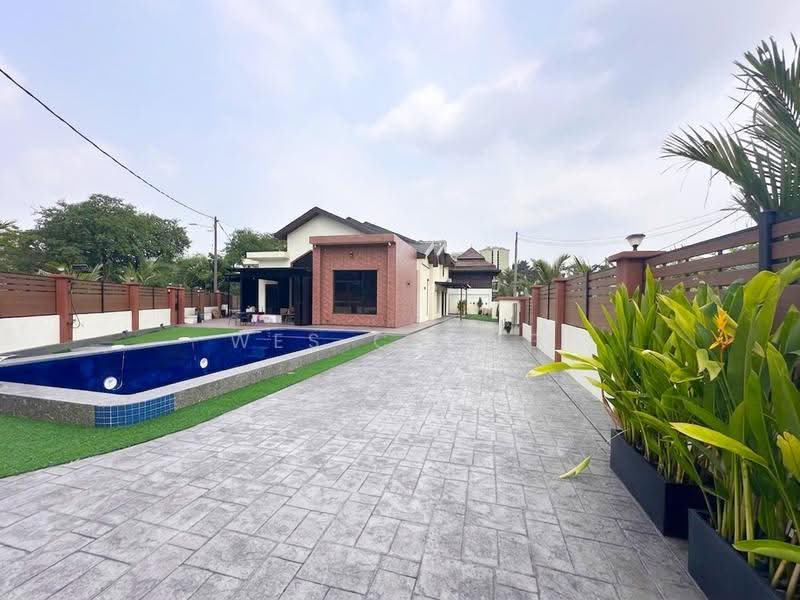 Rumah Berkembar untuk Dijual di Kota Damansara (Selangor) - Wes Chang - Exterior - PropertyGuru.com.my
