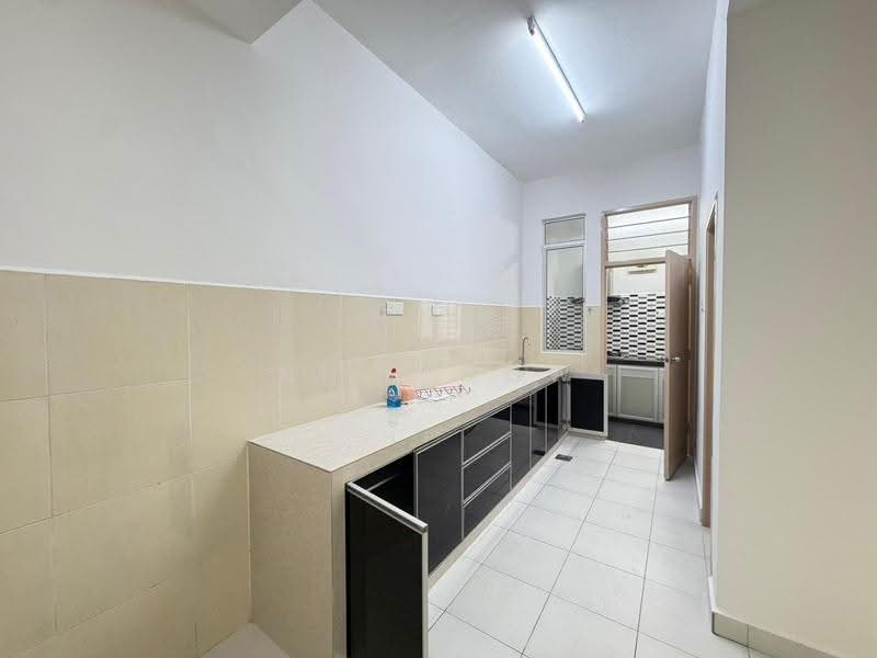 2-storey Terraced House for Rent in Bandar Putra Kulai (Kulai) - Nick Low - Kitchen - PropertyGuru.com.my