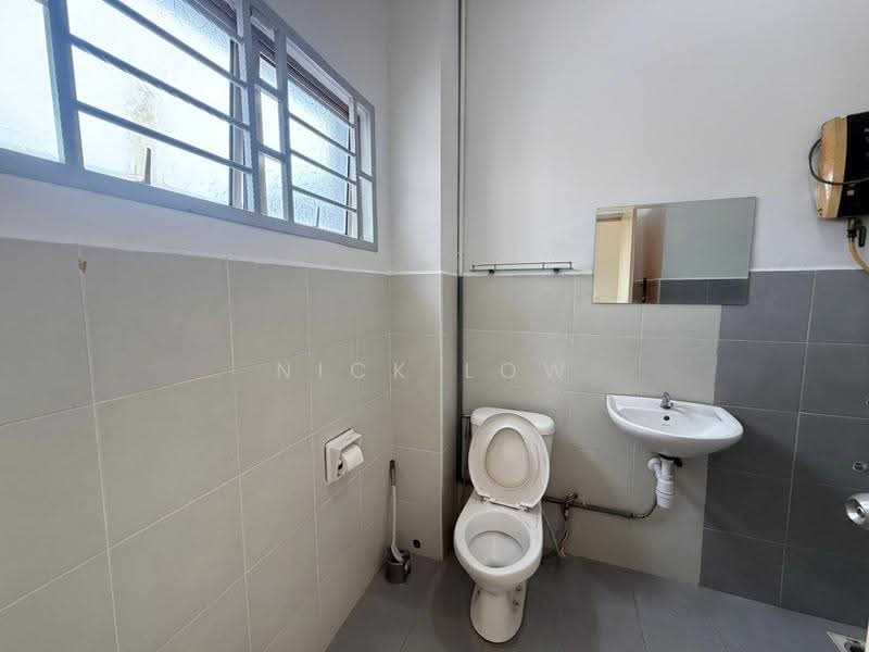 2-storey Terraced House for Rent in Bandar Putra Kulai (Kulai) - Nick Low - Bathroom - PropertyGuru.com.my