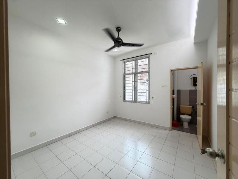 2-storey Terraced House for Rent in Bandar Putra Kulai (Kulai) - Nick Low - Bedroom - PropertyGuru.com.my