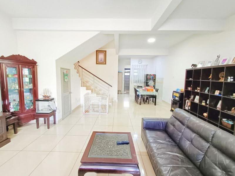 2-storey Terraced House for Sale in Bandar Putera 2 (Klang) - Ahmad Syafiq - Living Room - PropertyGuru.com.my