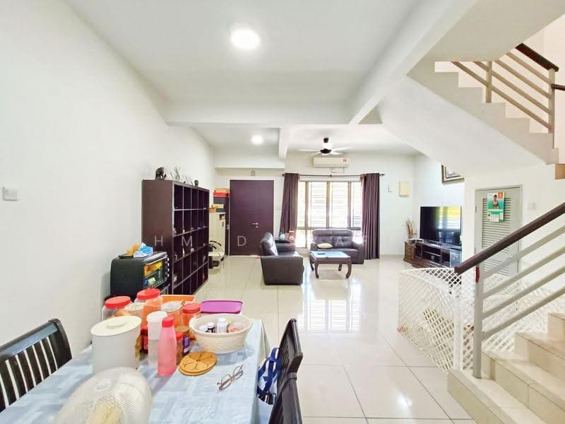 2-storey Terraced House for Sale in Bandar Putera 2 (Klang) - Ahmad Syafiq - Living Room - PropertyGuru.com.my